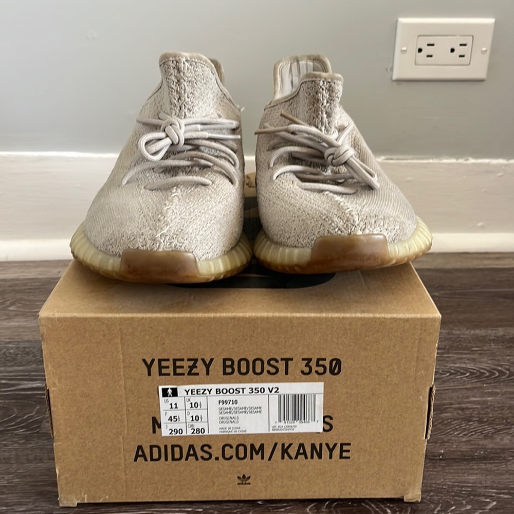 Sesame Yeezy 350 v2 Used
